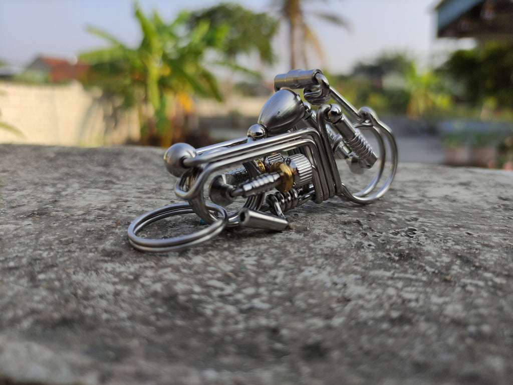 Vintage Wire Art | Handcrafted Motorcycle Keyring