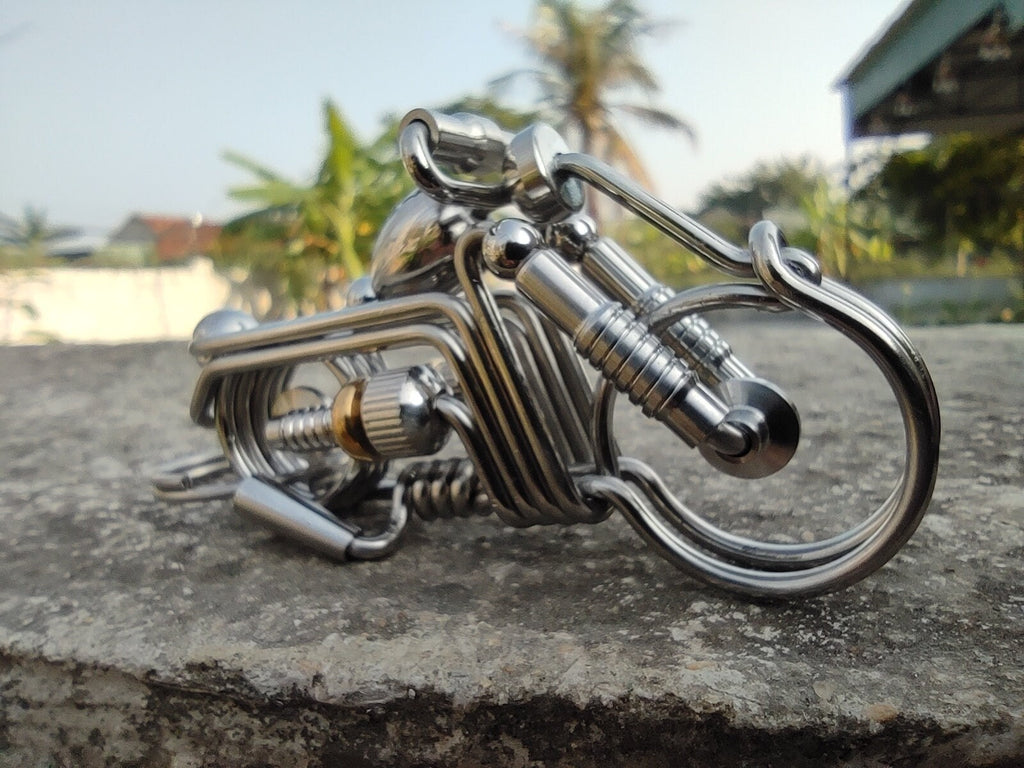 Vintage Wire Art | Handcrafted Motorcycle Keyring