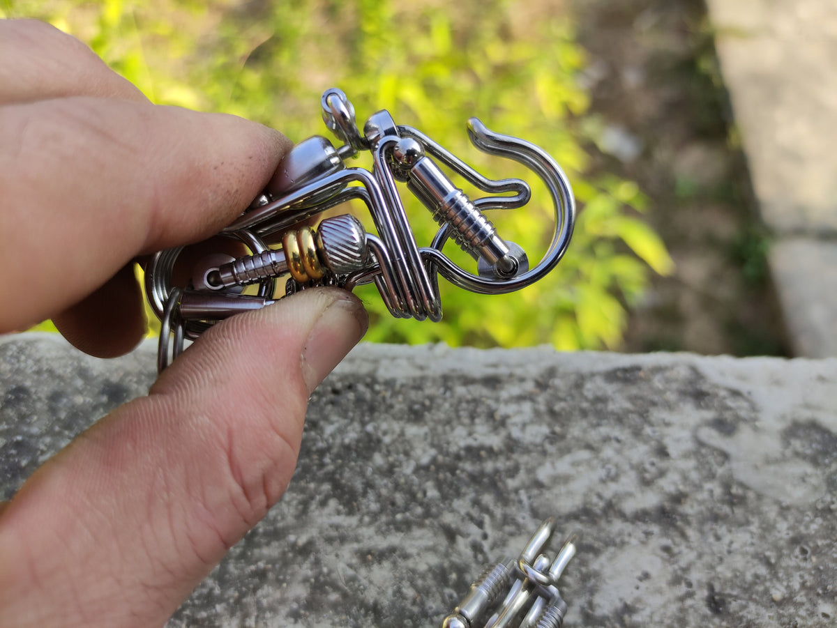 Harley Legend | Handcrafted Wire Motorcycle Keychain