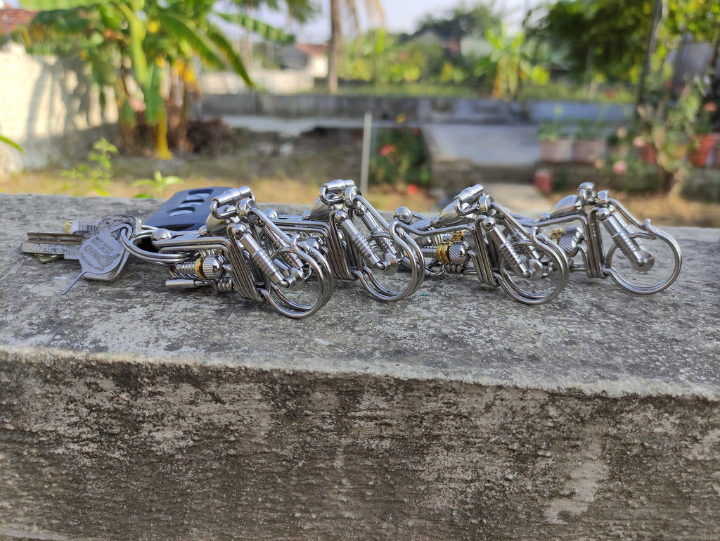 Harley Legend | Handcrafted Wire Motorcycle Keychain