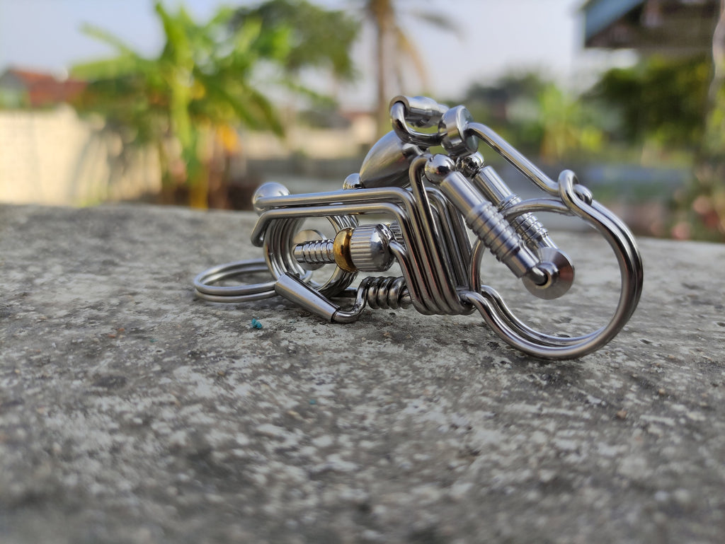 Vintage Wire Art | Handcrafted Motorcycle Keyring