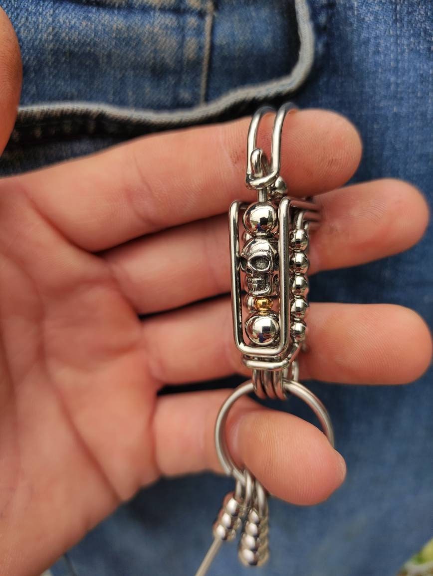 The Rebel Skull | Wire-Wrapped Stainless Steel Keychain