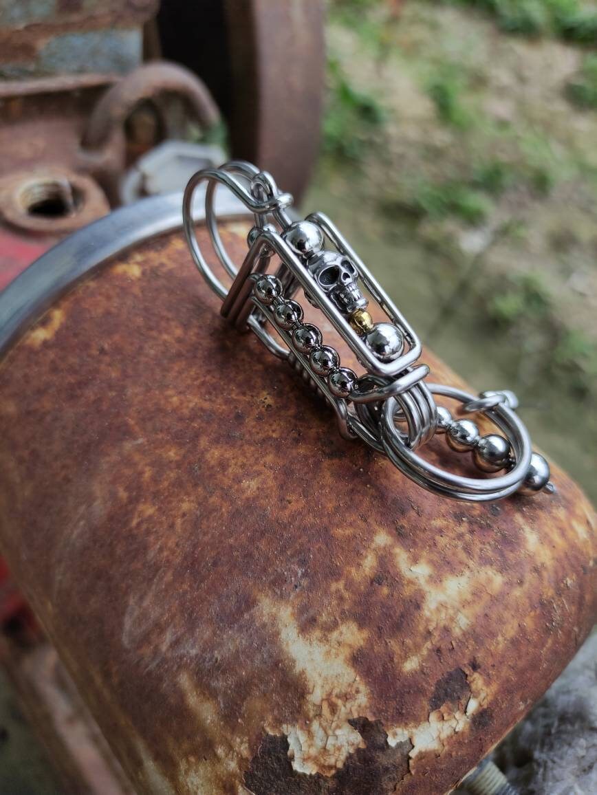The Rebel Skull | Wire-Wrapped Stainless Steel Keychain