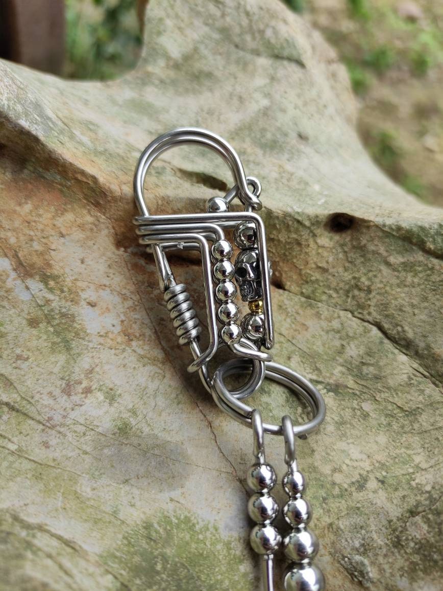The Rebel Skull | Wire-Wrapped Stainless Steel Keychain