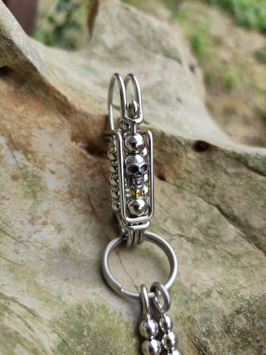 The Rebel Skull | Wire-Wrapped Stainless Steel Keychain
