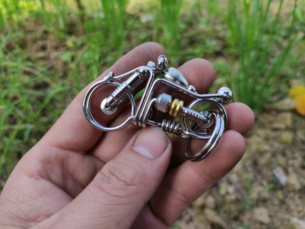 Harley Legend | Handcrafted Wire Motorcycle Keychain