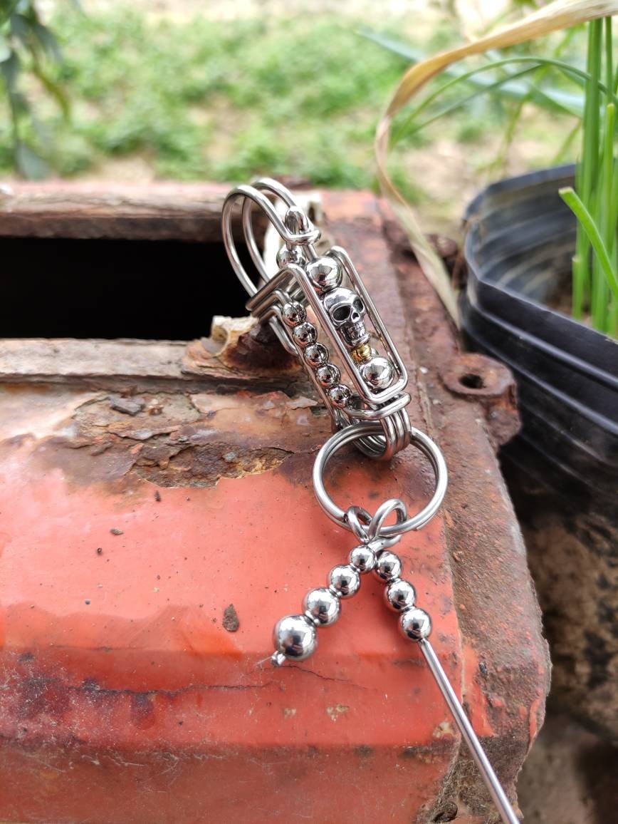 The Rebel Skull | Wire-Wrapped Stainless Steel Keychain