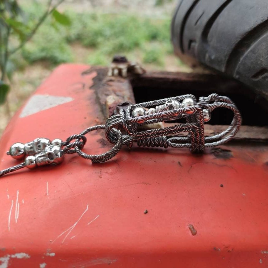 Damascus Steel Skull | Heavy-Duty Tactical Men's Keychain