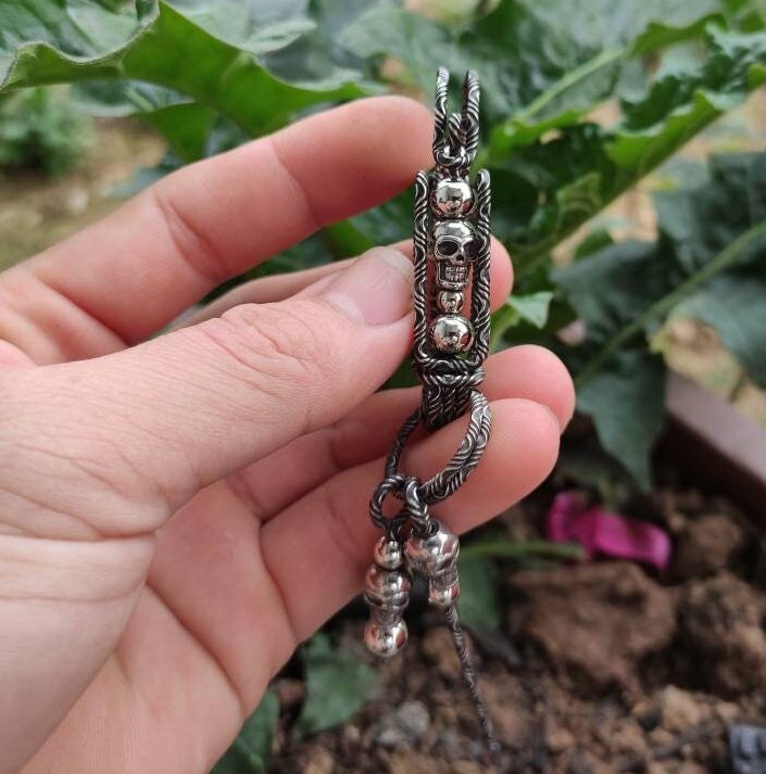 Damascus Steel Skull | Heavy-Duty Tactical Men's Keychain