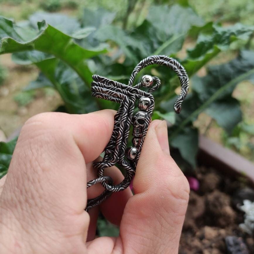 Damascus Steel Skull | Heavy-Duty Tactical Men's Keychain